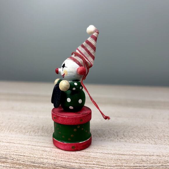 Vintage Clown Ornament Christmas Retro Holiday Home Decor Wood Wooden Green Red - Picture 9 of 11